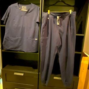 Dark Harbor L Casma and XL Zamora Joggers